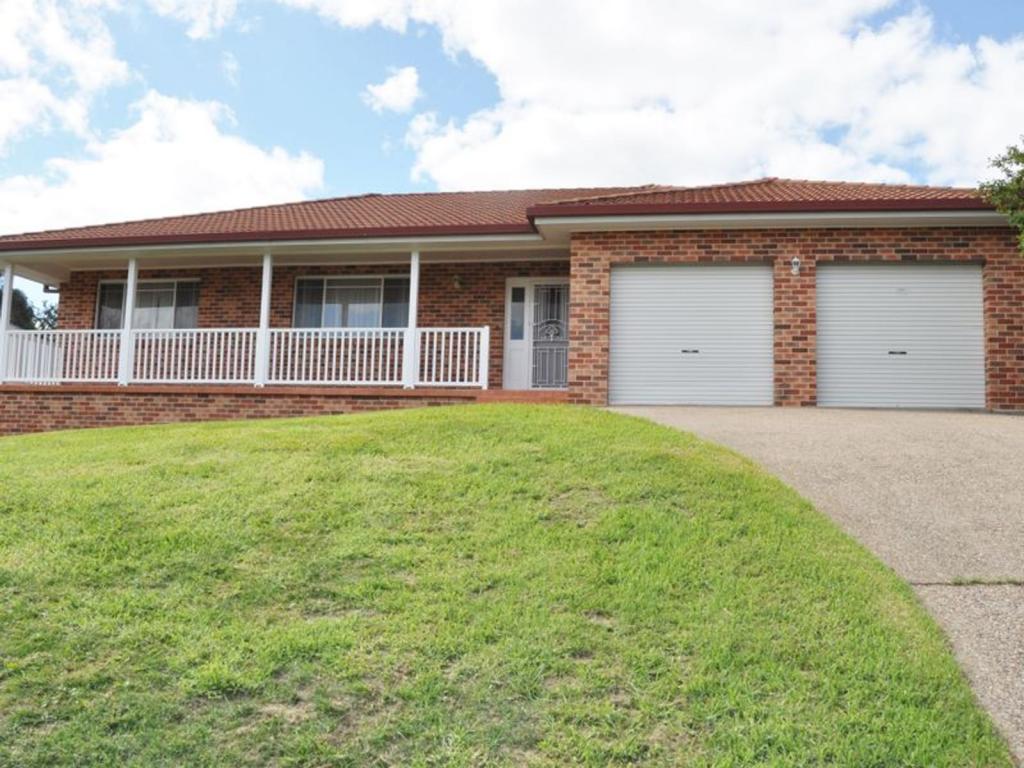 24 Kurumben Pl, West Bathurst, NSW 2795