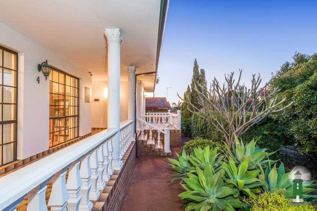 4 Cary St, Lake Coogee, WA 6166