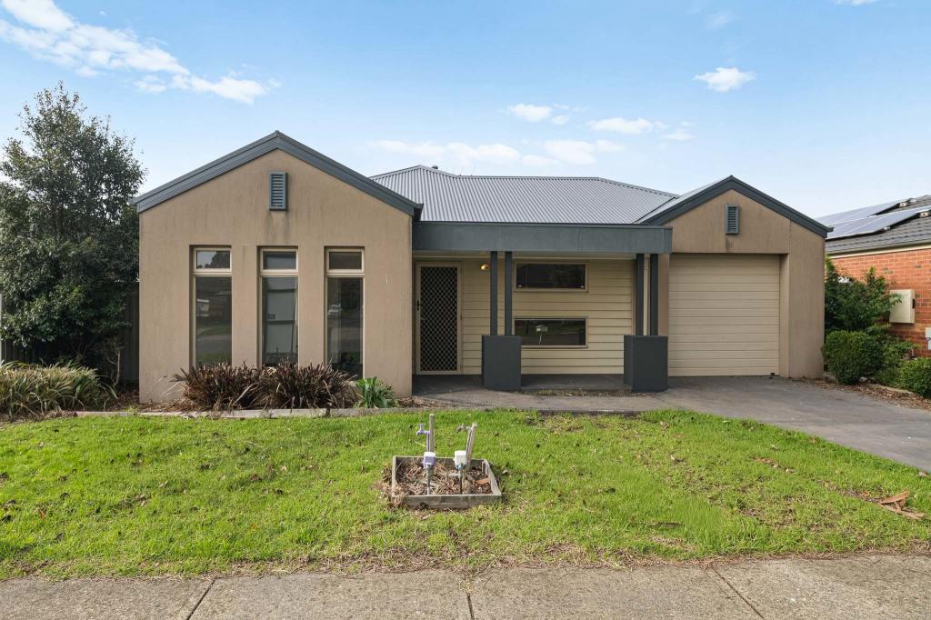 36 Tyndall St, Cranbourne East, VIC 3977