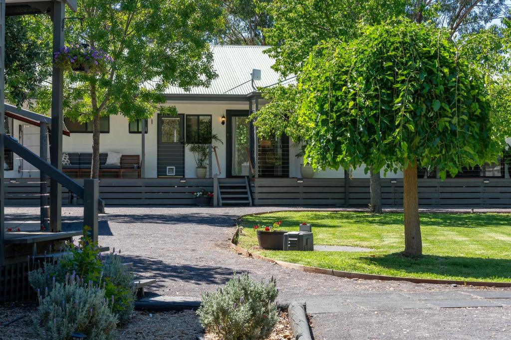 31 Baxters Rd, Goulburn Weir, VIC 3608