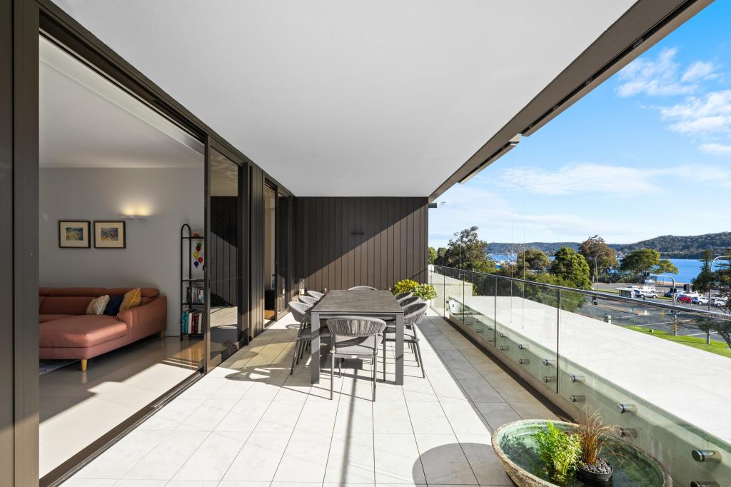 304/63 Masons Pde, Point Frederick, NSW 2250