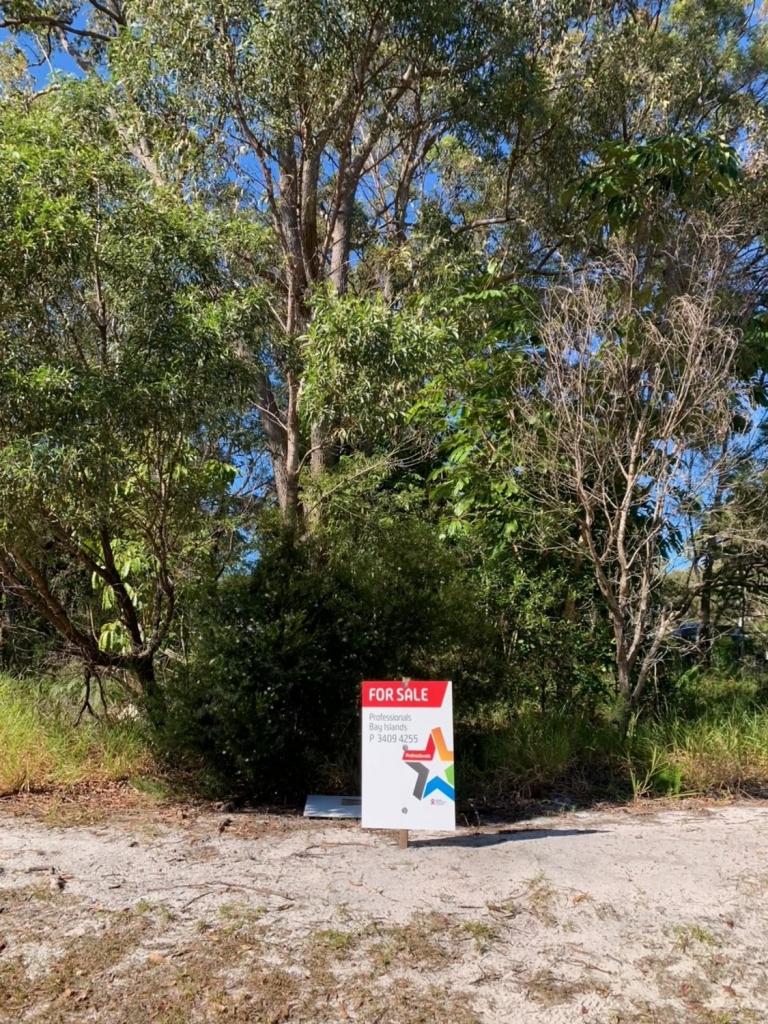 175 Centre Rd, Russell Island, QLD 4184