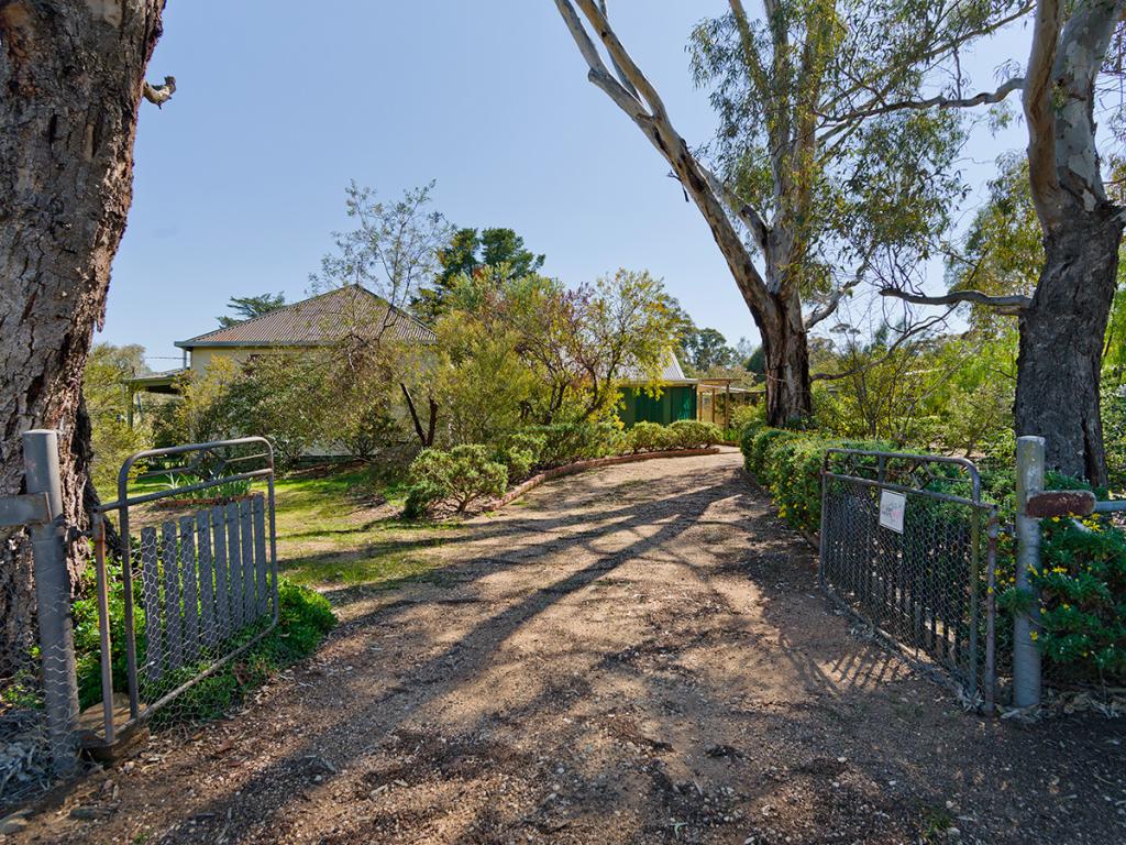 5 Gully Rd, Welshmans Reef, VIC 3462