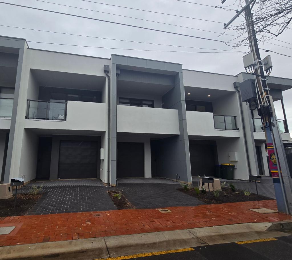 25b Liddon Pl, Port Adelaide, SA 5015