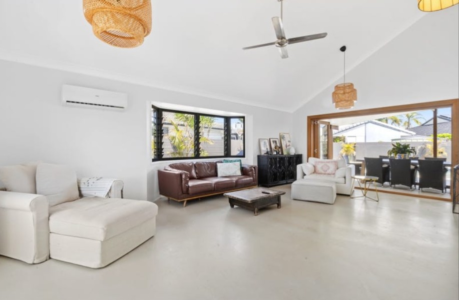 44 Santa Cruz Bvd, Clear Island Waters, QLD 4226