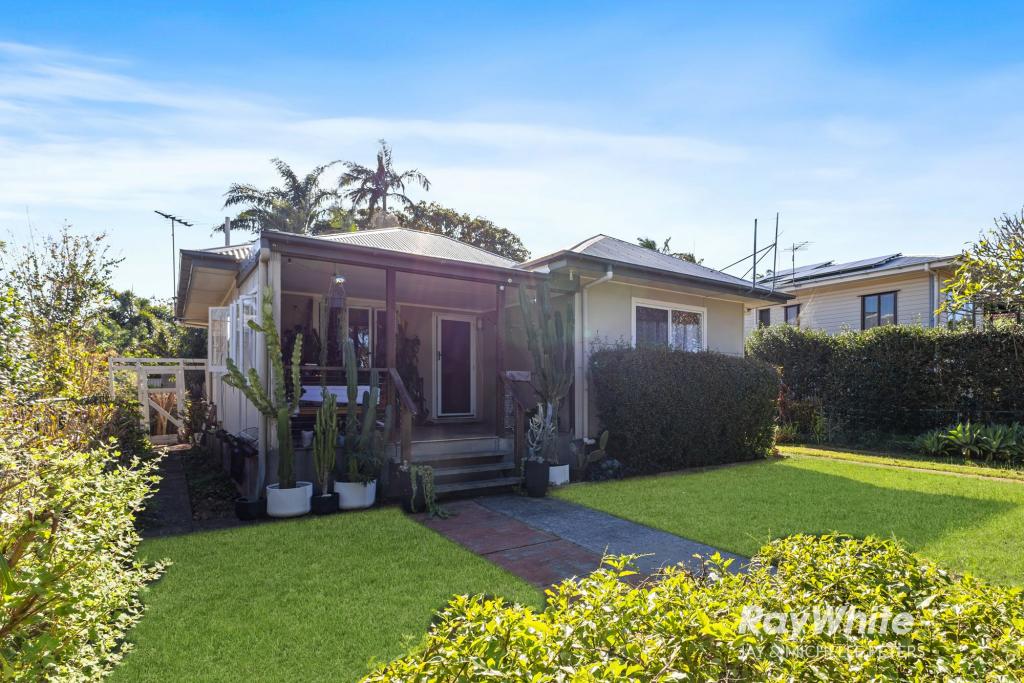 102 King St, Woody Point, QLD 4019