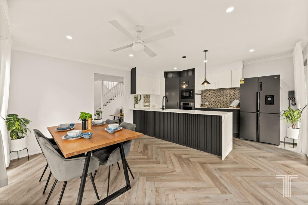 7 Araluen Pl, Carindale, QLD 4152