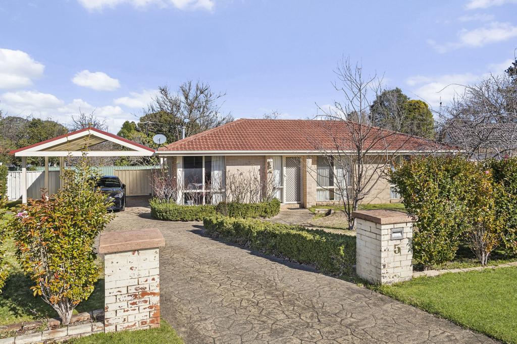 5 Chip Chase Ct, Bowral, NSW 2576