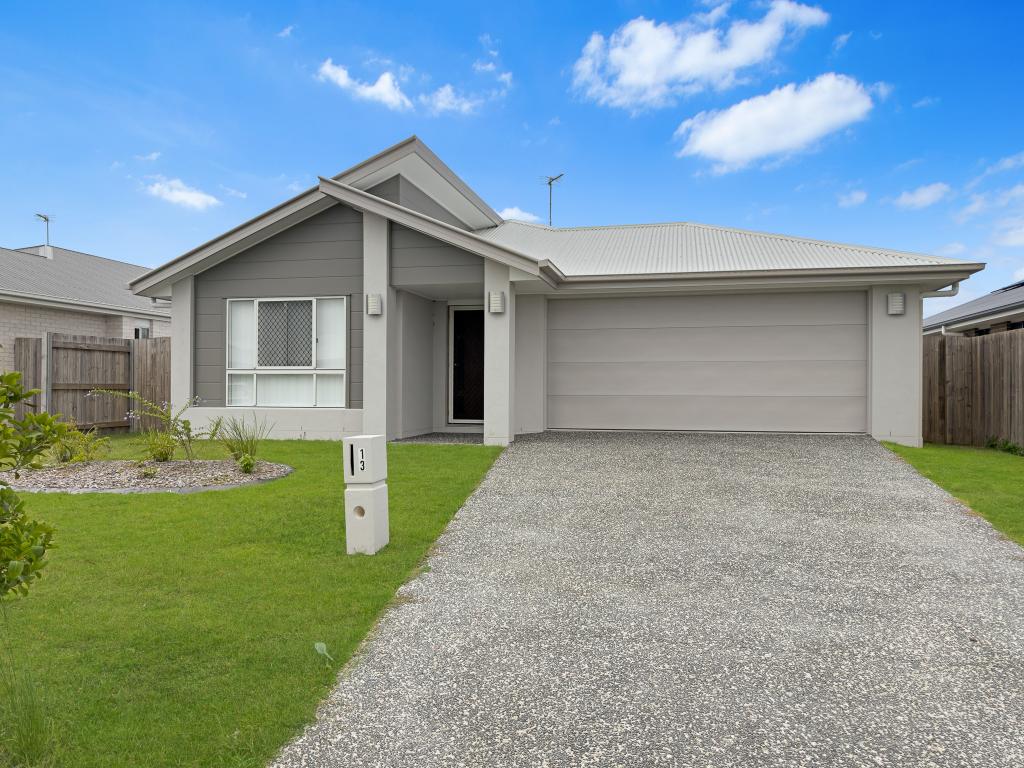 13 Eastminster St, Eli Waters, QLD 4655