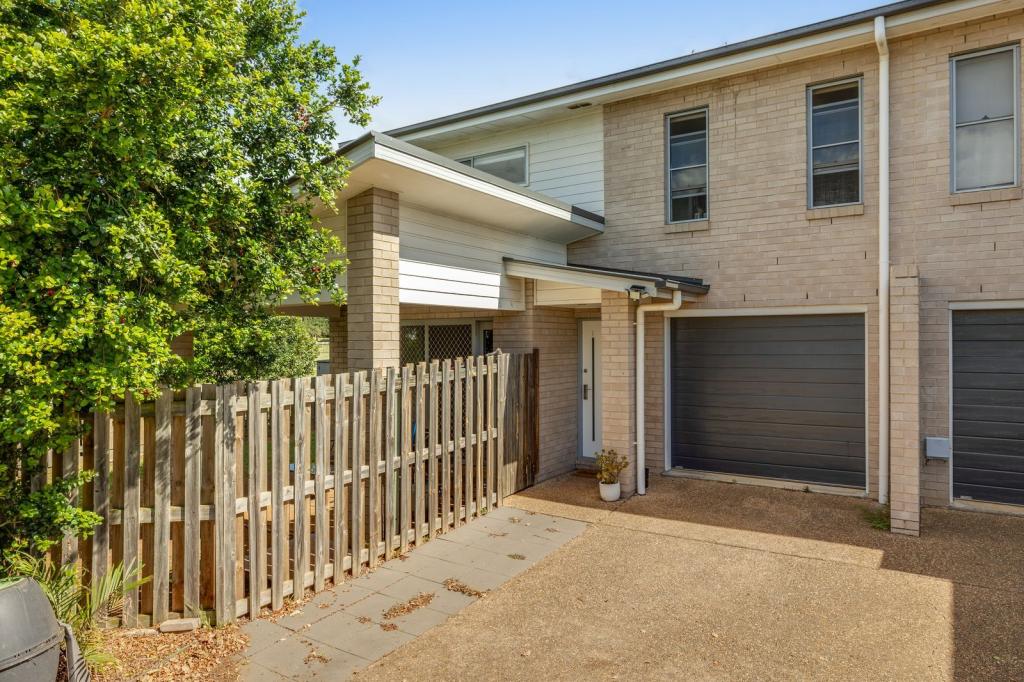2/6 Sweeney St, Kearneys Spring, QLD 4350