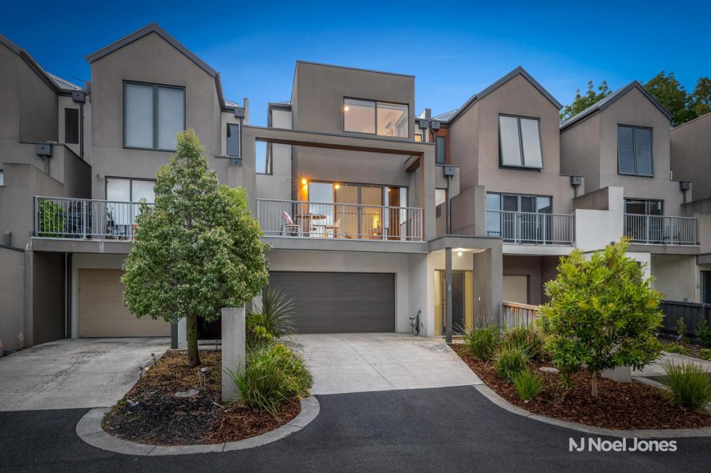 8 Yellow Gum Cres, Mooroolbark, VIC 3138