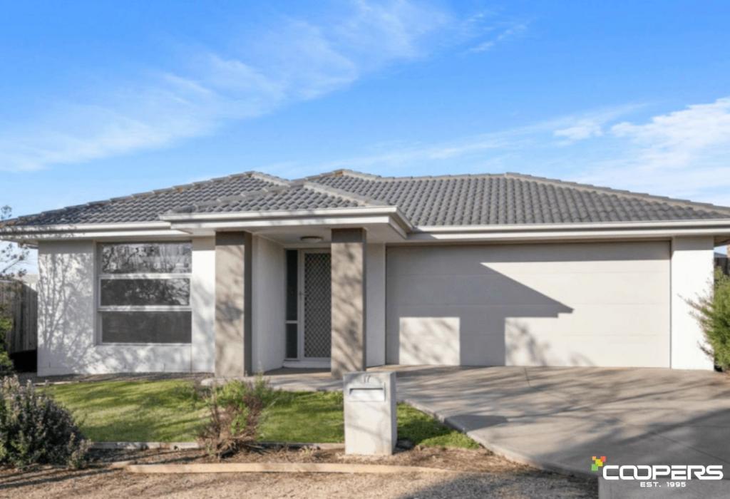 17 Clarice Cres, Brookfield, VIC 3338