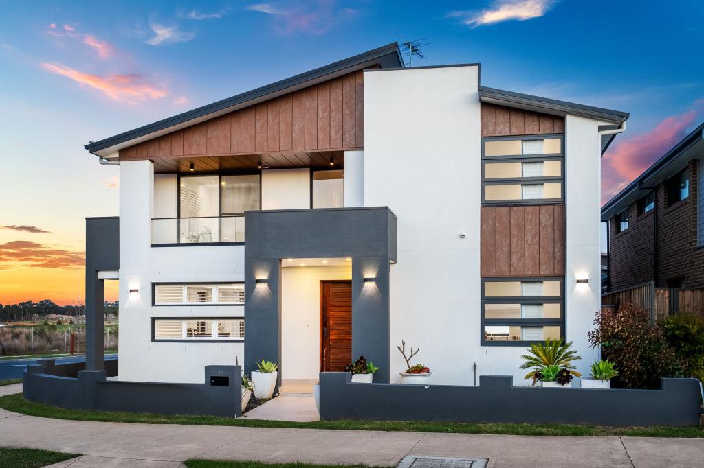 127 Valletta Dr, Box Hill, NSW 2765