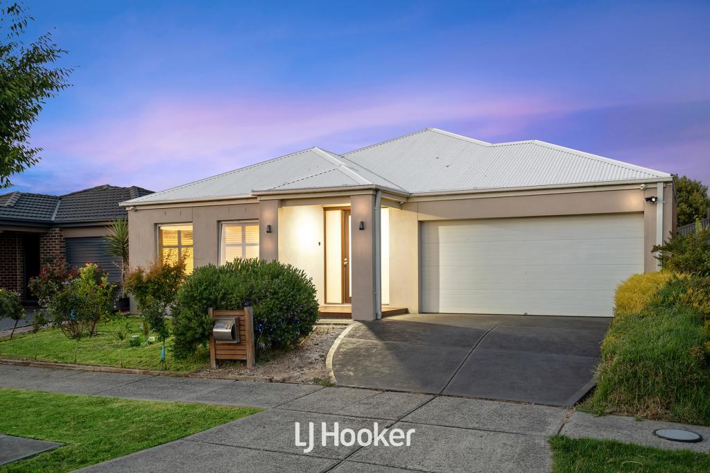 23 Challenger Cct, Cranbourne East, VIC 3977