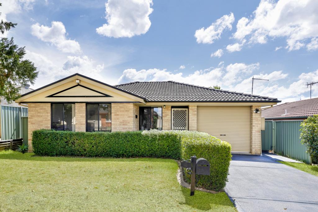 17 Yuroka St, Glenmore Park, NSW 2745