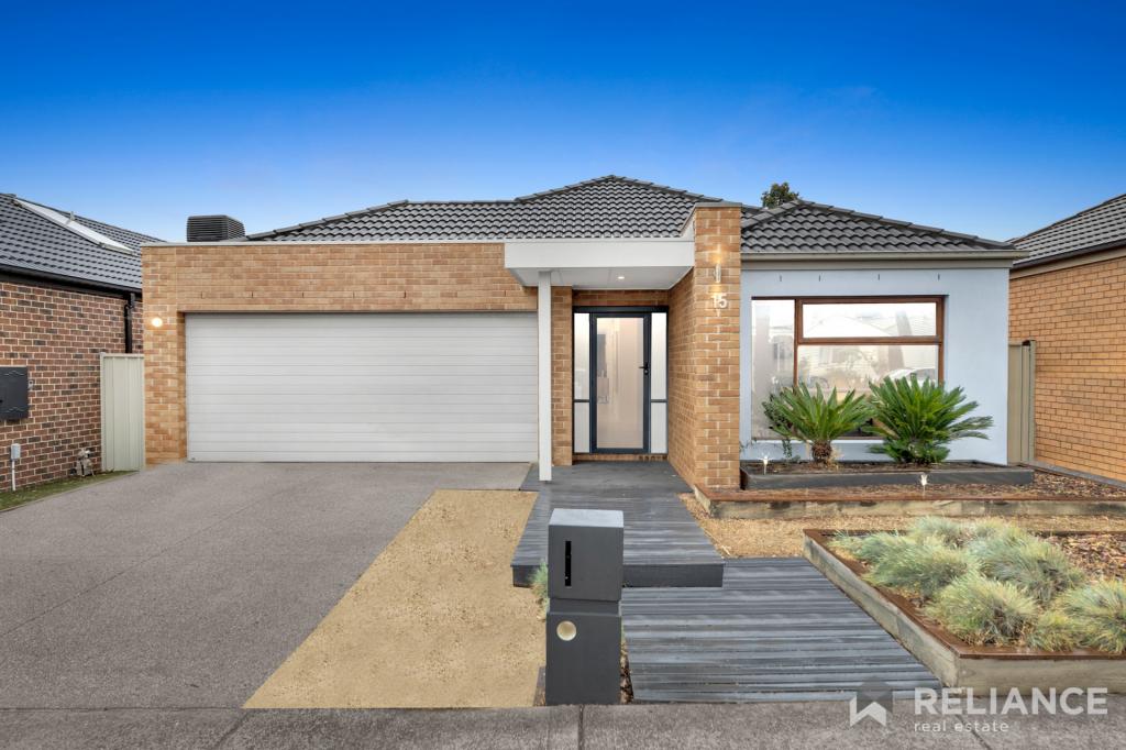 15 Derwent Cl, Caroline Springs, VIC 3023