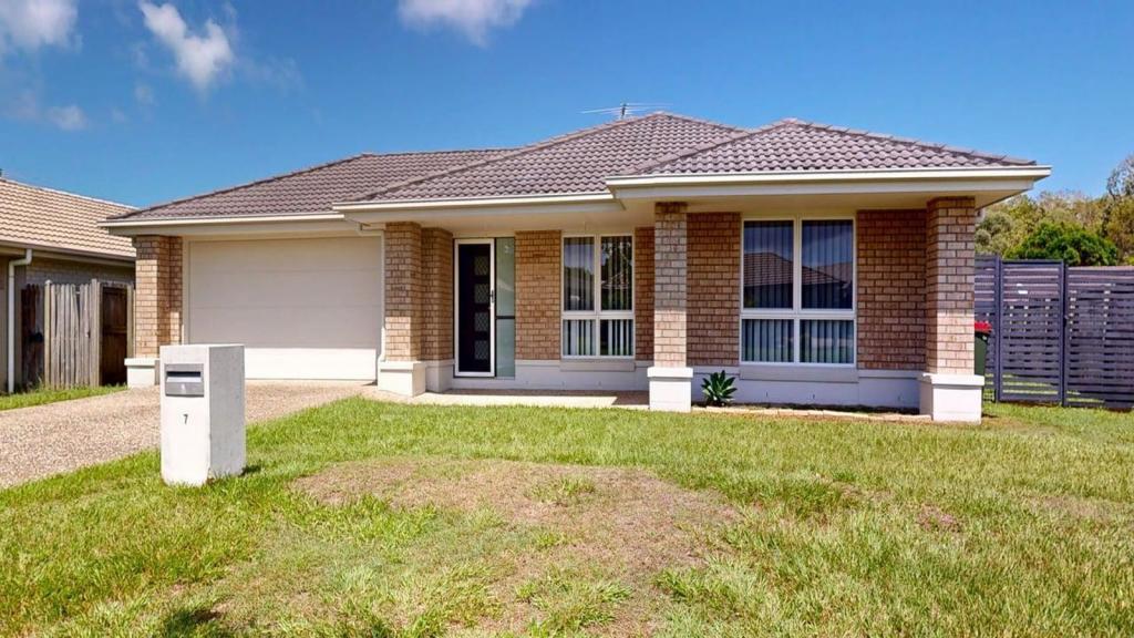 7 Eucalyptus St, Ningi, QLD 4511