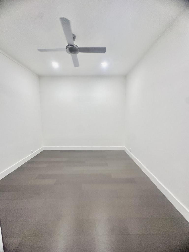 97 Old Cleveland Rd, Greenslopes, QLD 4120