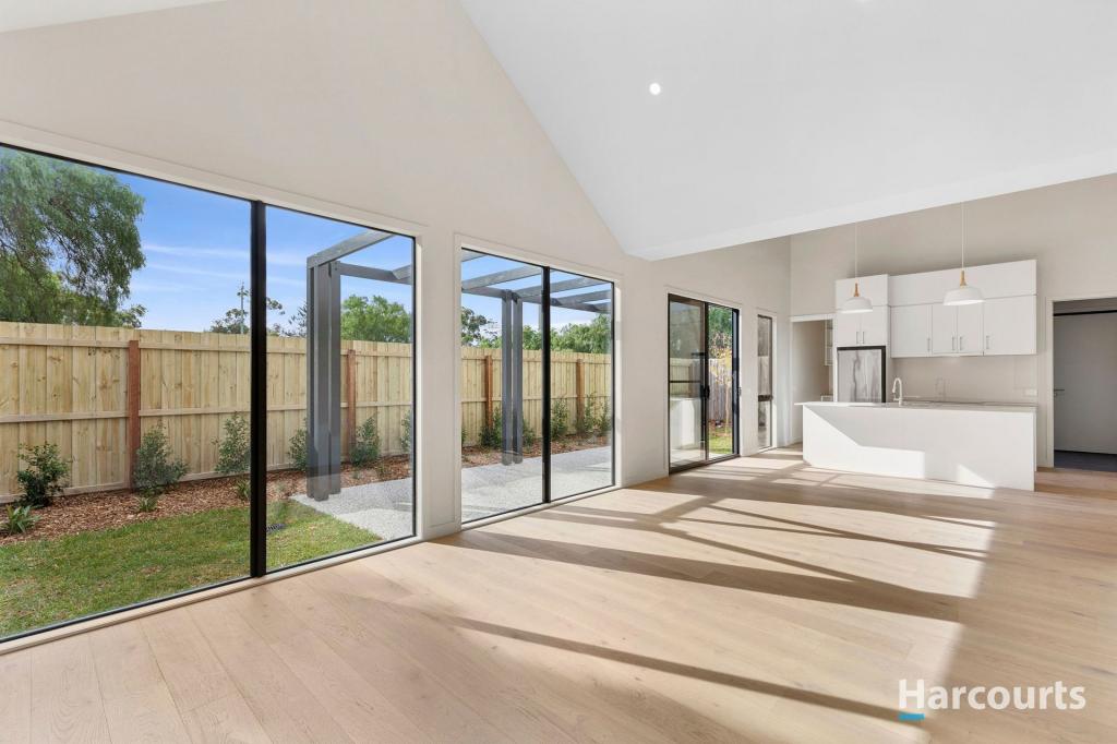 13b Myrtle Gr, North Shore, VIC 3214