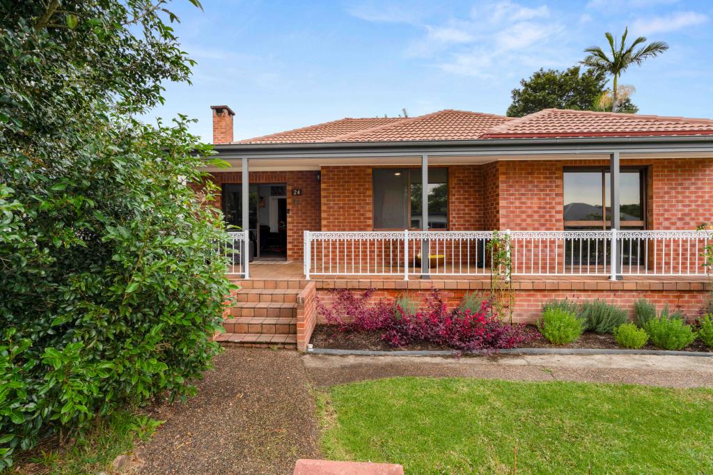 24 Ernest St, Nowra, NSW 2541