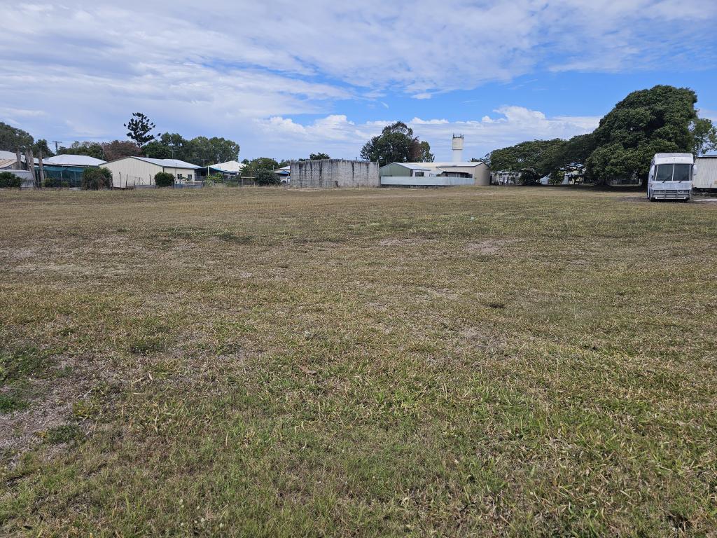 5-7 Irving St, Ayr, QLD 4807