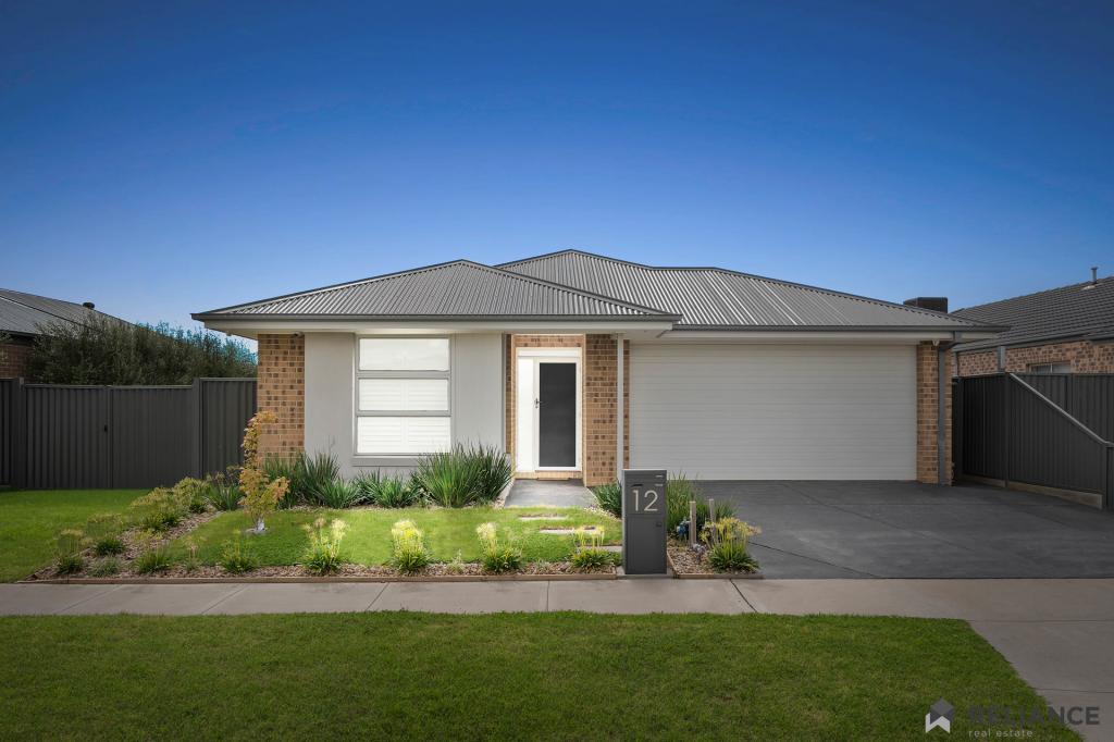 12 Stevenage Dr, Strathtulloh, VIC 3338