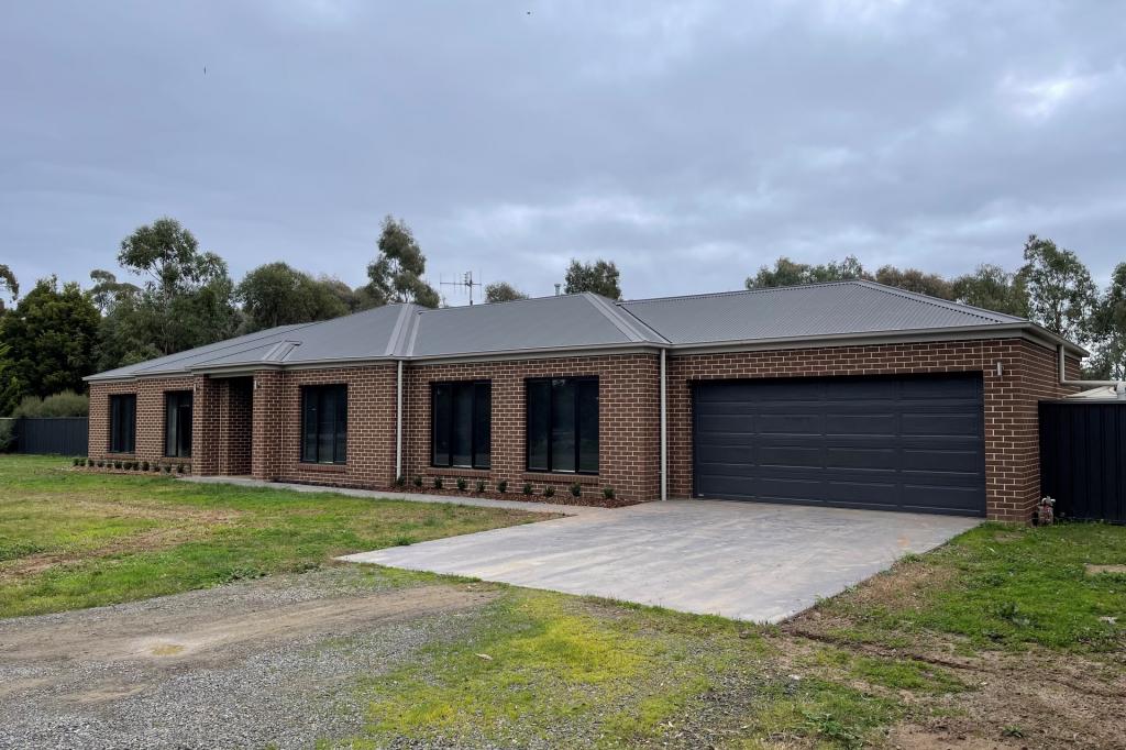 6-8 Hunter Dr, Tocumwal, NSW 2714