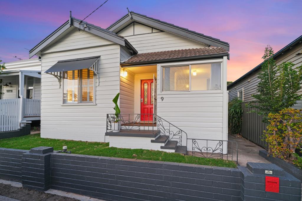 9 Tarin St, Mayfield East, NSW 2304