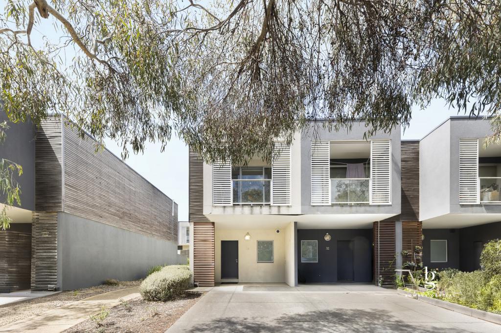 34 WAXFLOWER CRES, BUNDOORA, VIC 3083