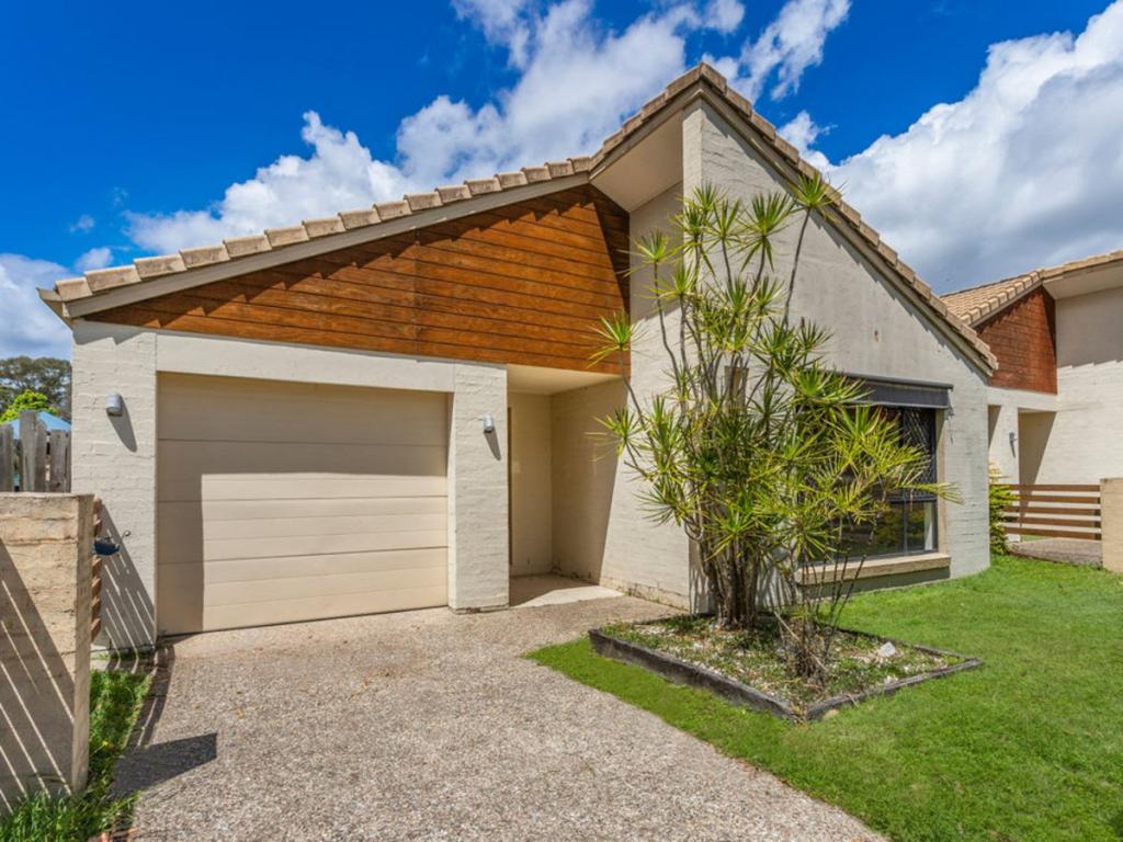 11 ALDWORTH PL, SPRINGFIELD LAKES, QLD 4300