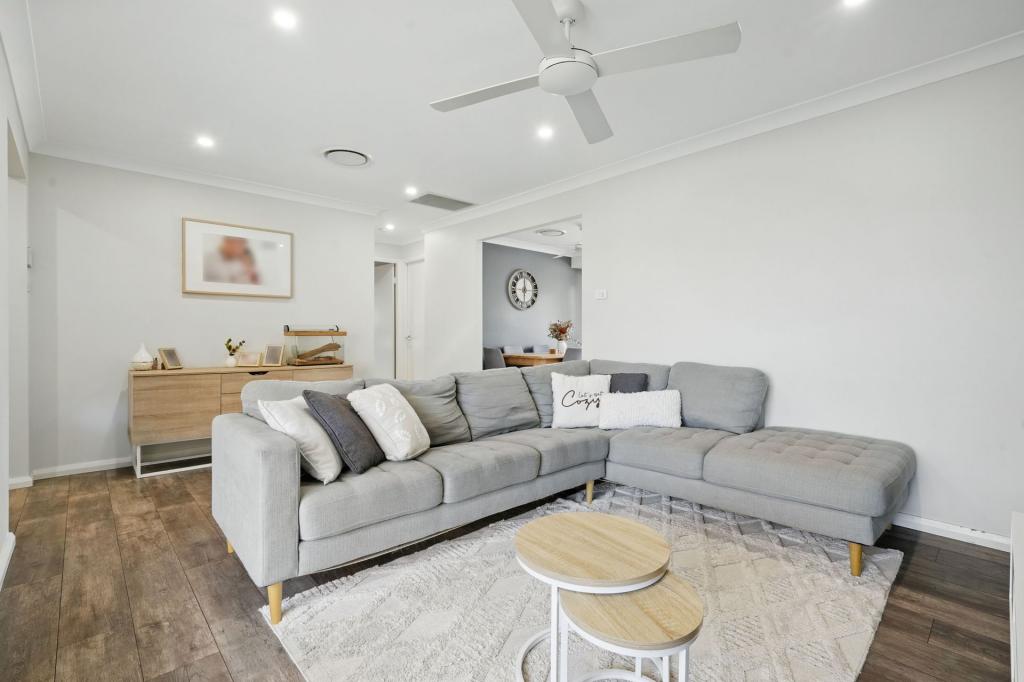 8 Bushlark Pl, Claremont Meadows, NSW 2747