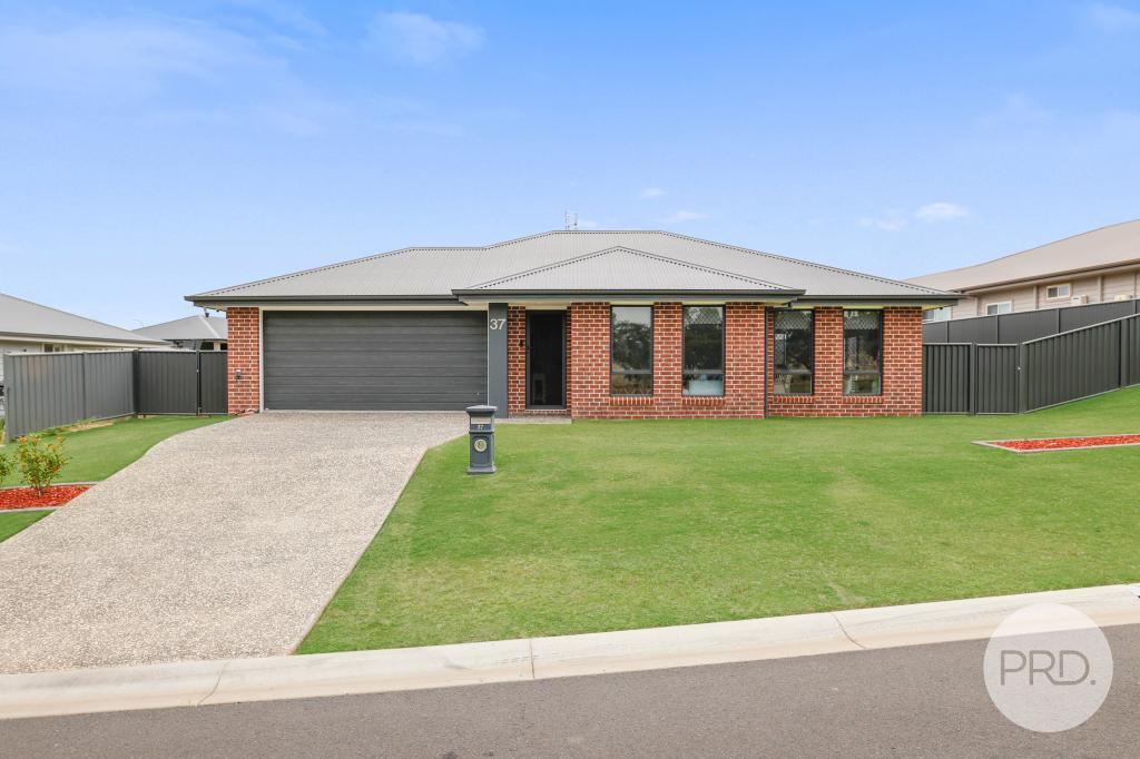 37 Reginald Dr, Kootingal, NSW 2352