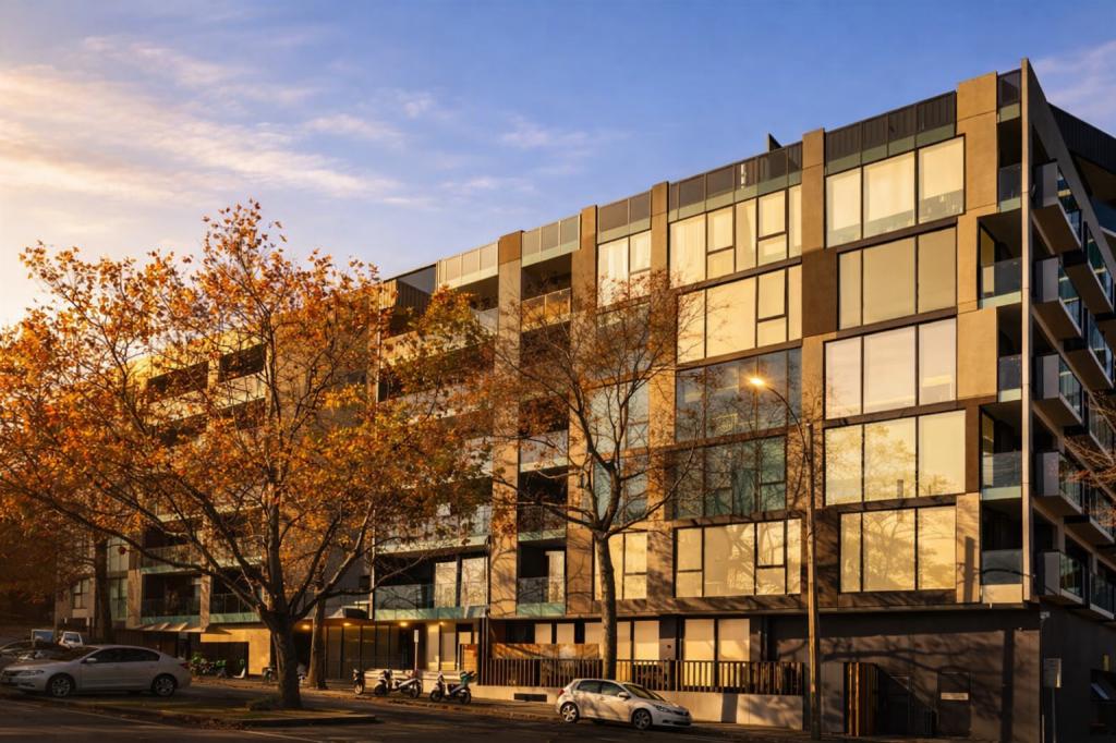 305/121 ROSSLYN ST, WEST MELBOURNE, VIC 3003
