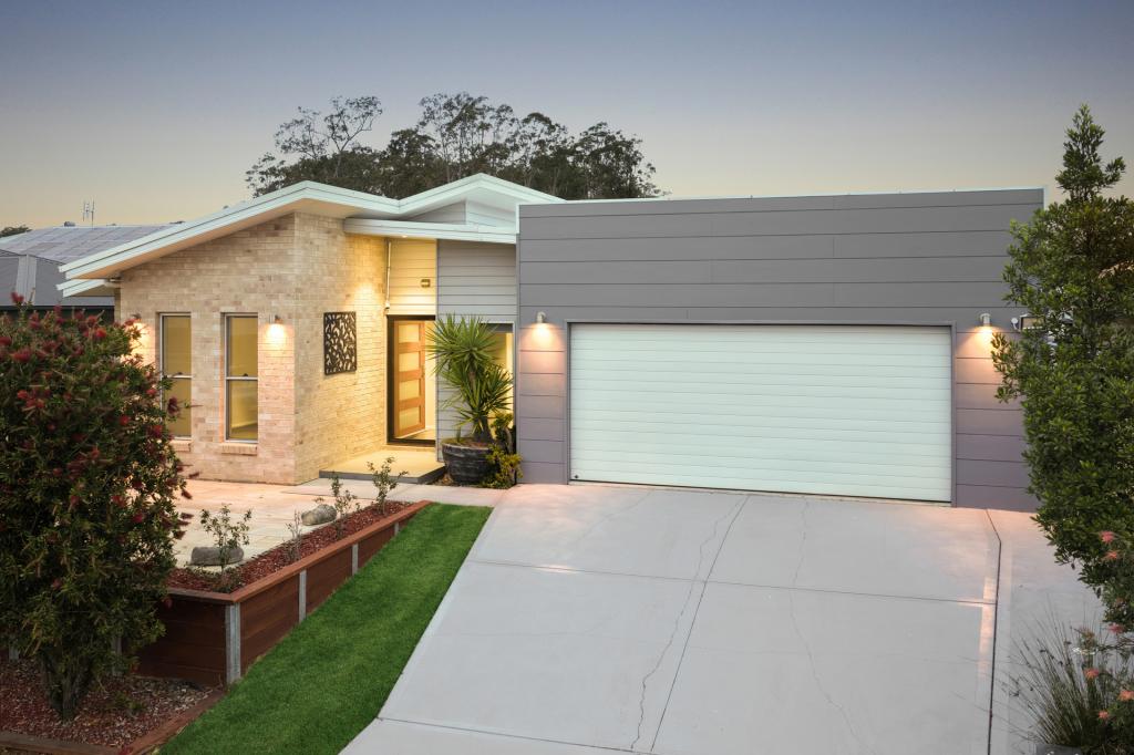 44 Settlers Rd, Wadalba, NSW 2259