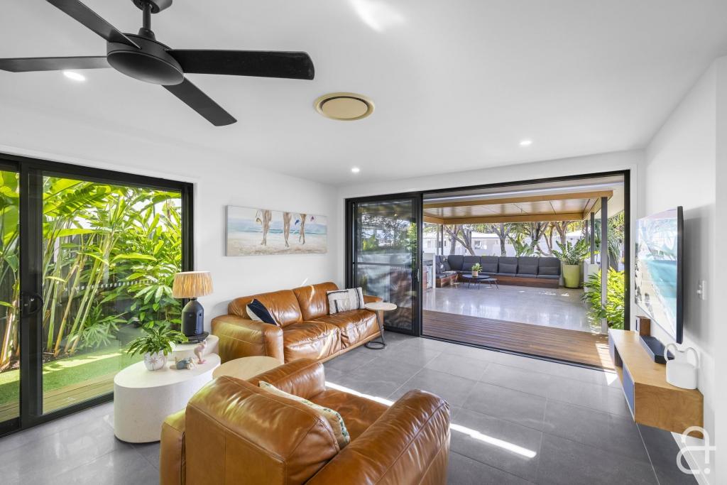 20 Napalle St, Warana, QLD 4575