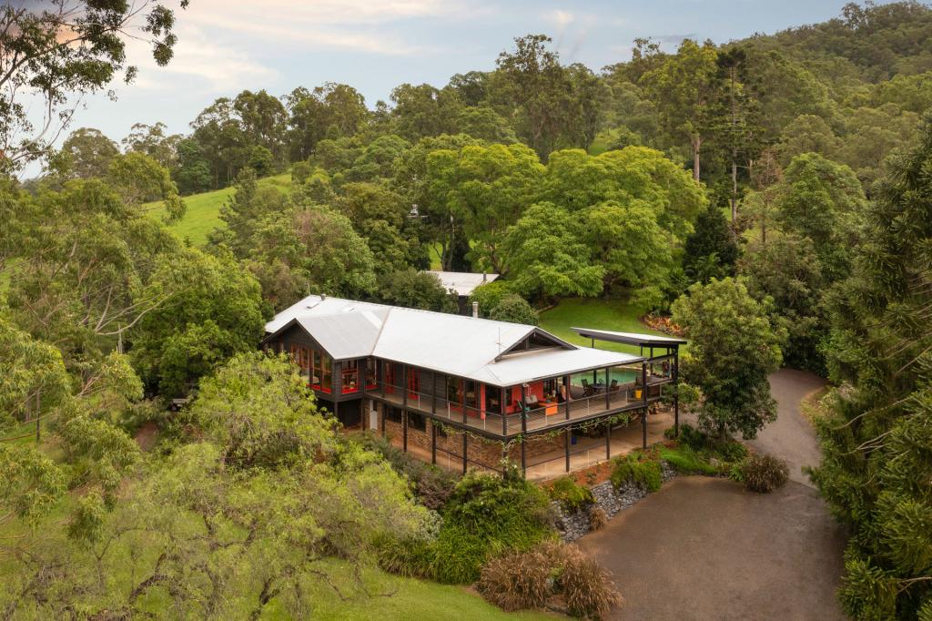 153 Jones Rd, Brookfield, QLD 4069