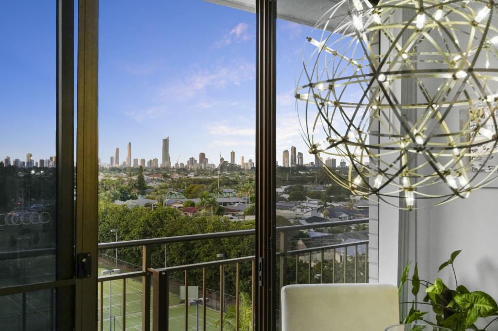 52/13-27 Fairway Dr, Clear Island Waters, QLD 4226
