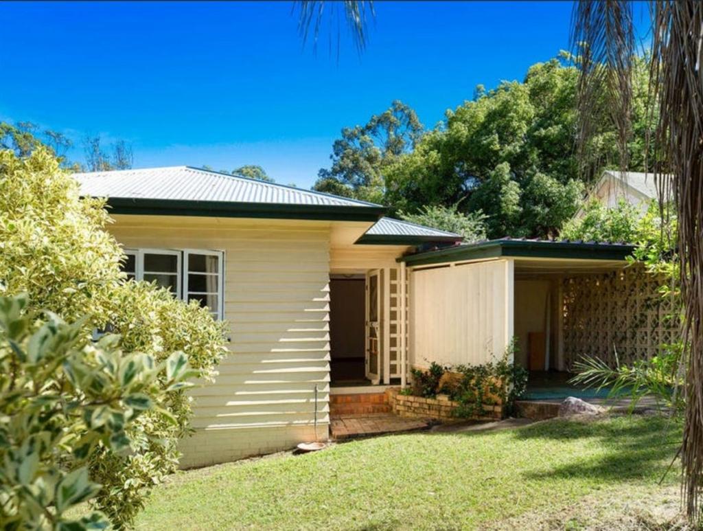 19 Woodstock Ave, Taringa, QLD 4068