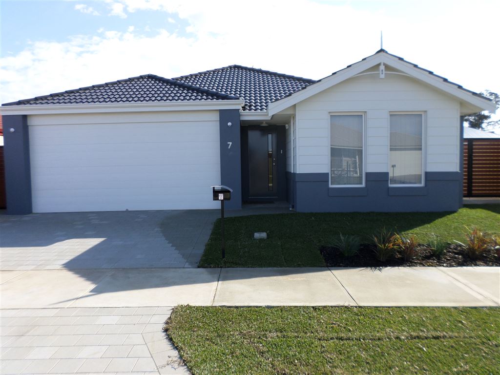 7 CASSIS WAY, YALYALUP, WA 6280