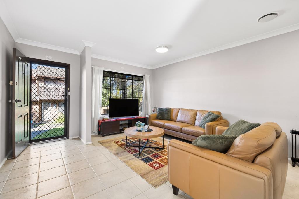 1/213 Old Kent Rd, Greenacre, NSW 2190