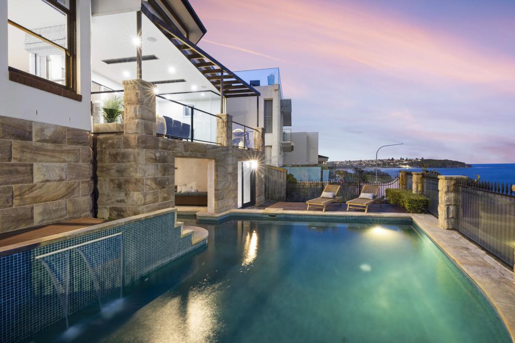 8 Carrington Pde, Freshwater, NSW 2096