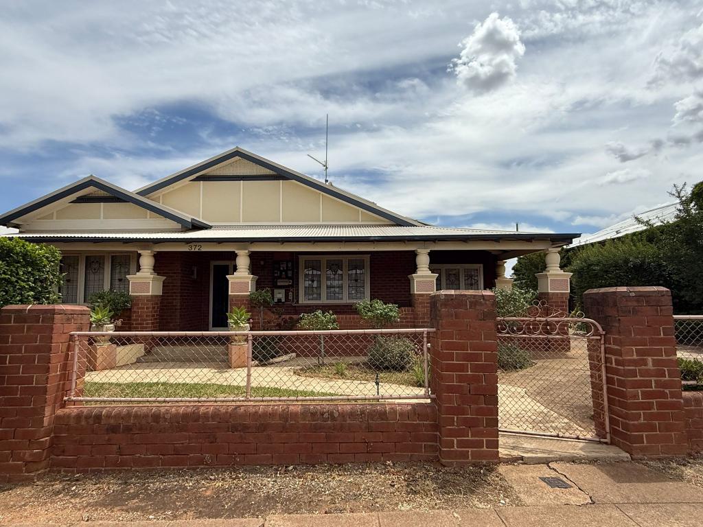 372 Clarinda St, Parkes, NSW 2870