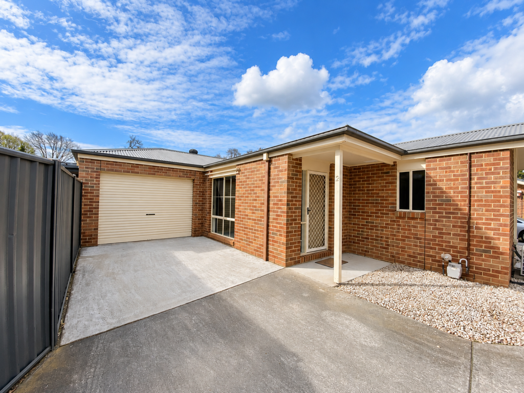 2/74 GUTHRIDGE PDE, SALE, VIC 3850
