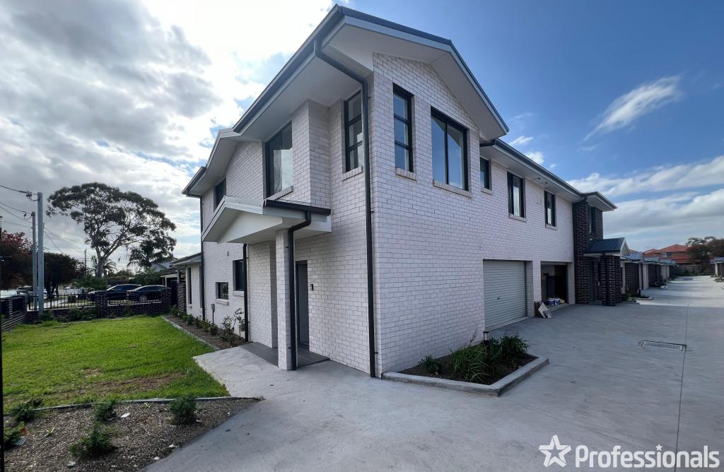 1/216 Brenan St, Smithfield, NSW 2164