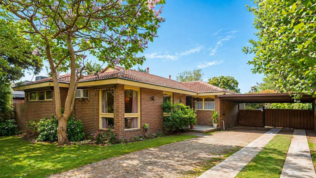 11 Blandford Cres, Bayswater North, VIC 3153