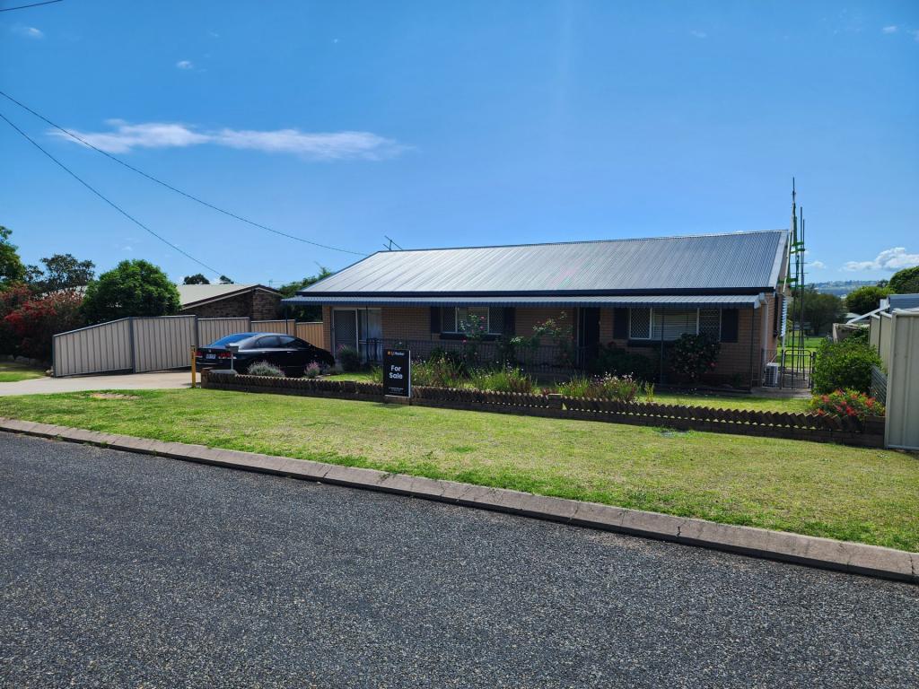 12 Redgwell St, Warwick, QLD 4370