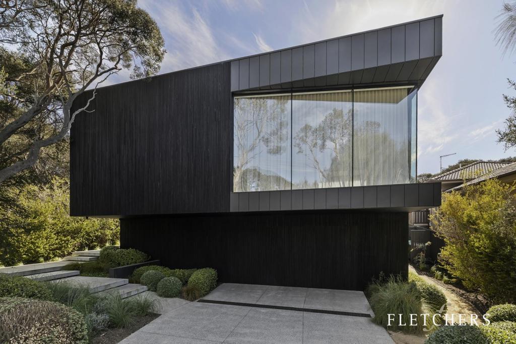 16 PASADENA ST, RYE, VIC 3941