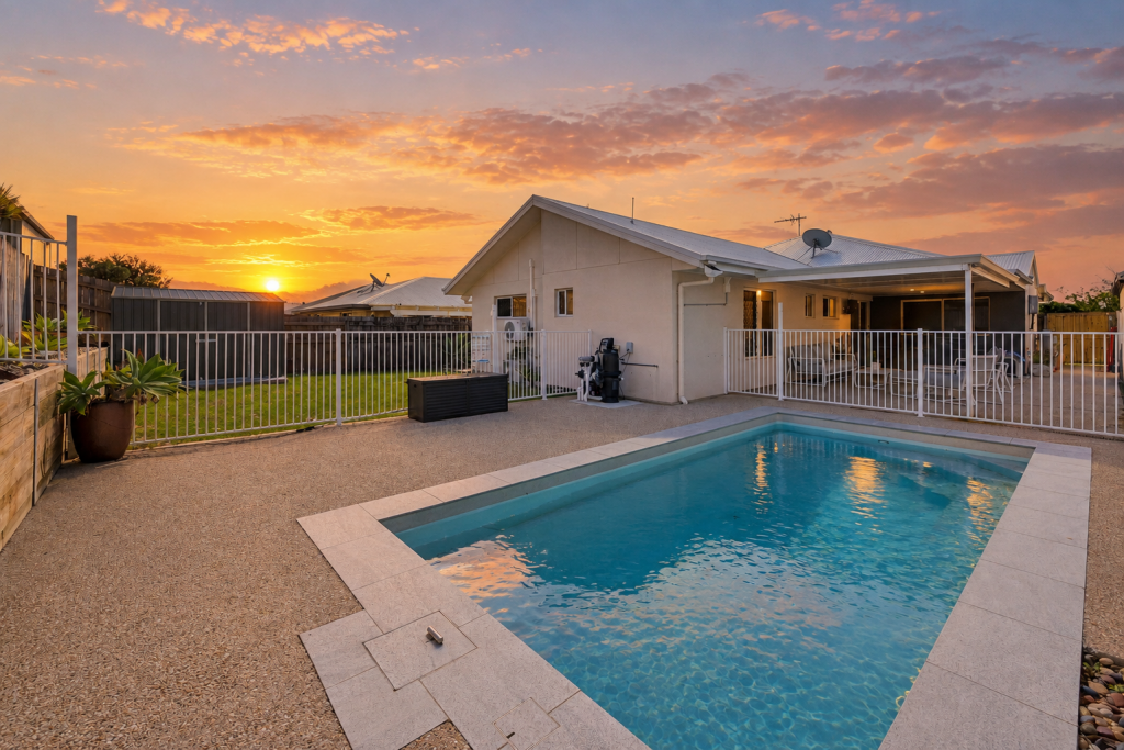 4 Helmsman Dr, Bucasia, QLD 4750