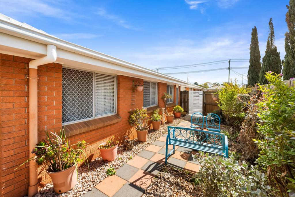 2/160 Drayton Rd, Harristown, QLD 4350