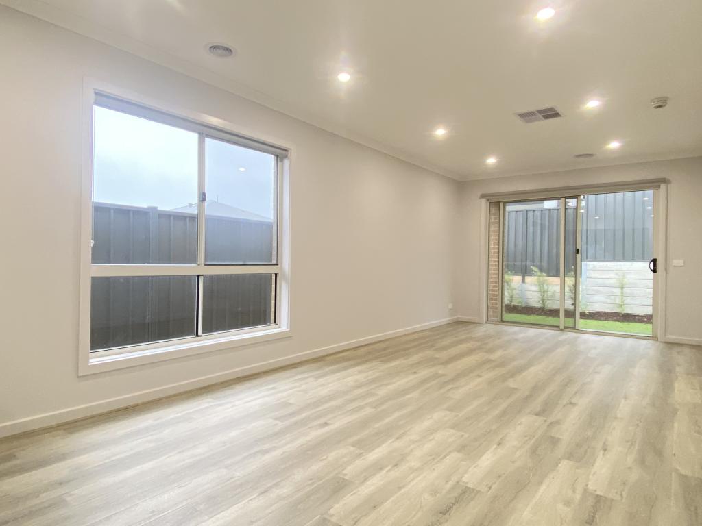 4b2b Cannes Ave, Berwick, VIC 3806